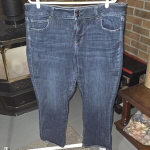 American Eagle Outfitters Women's Straight Jeans in Dark Blue